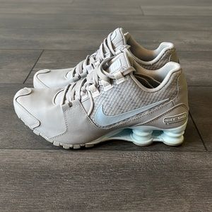 Nike Women’s Shox Avenue SE